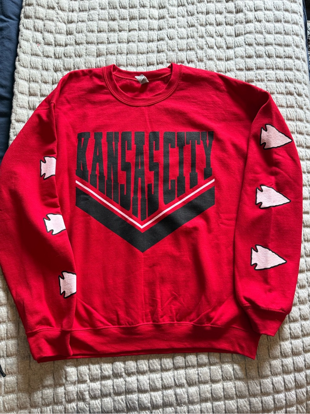Gildan Red Kansas City Graphic Crewneck Sweatshirt